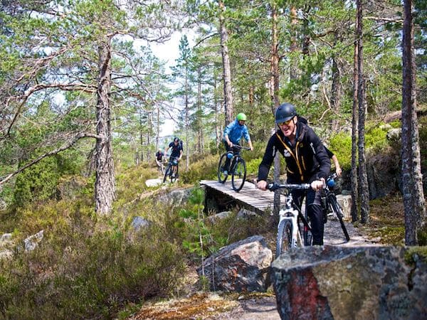 Teambuilding & adventure i Norges storslåede natur ! Kun en sejltur og en times kørsel fra Danmark.