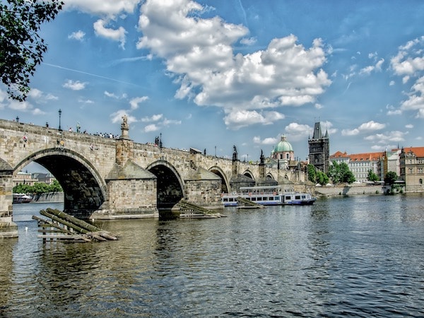 prag-charles-bridge-kopi-1-1